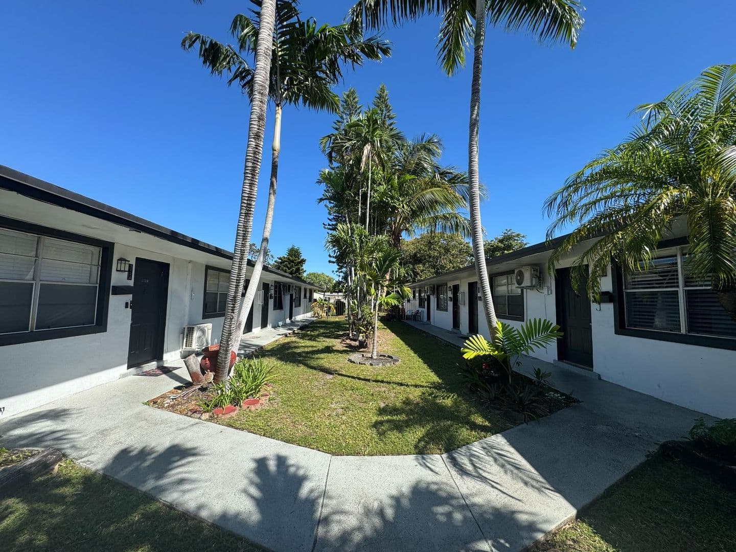 Hallandale Beach Apartment: 102-108 NW 1st Street (108 Premiere) | 112-128 NW 2nd Ave (128 Premiere)