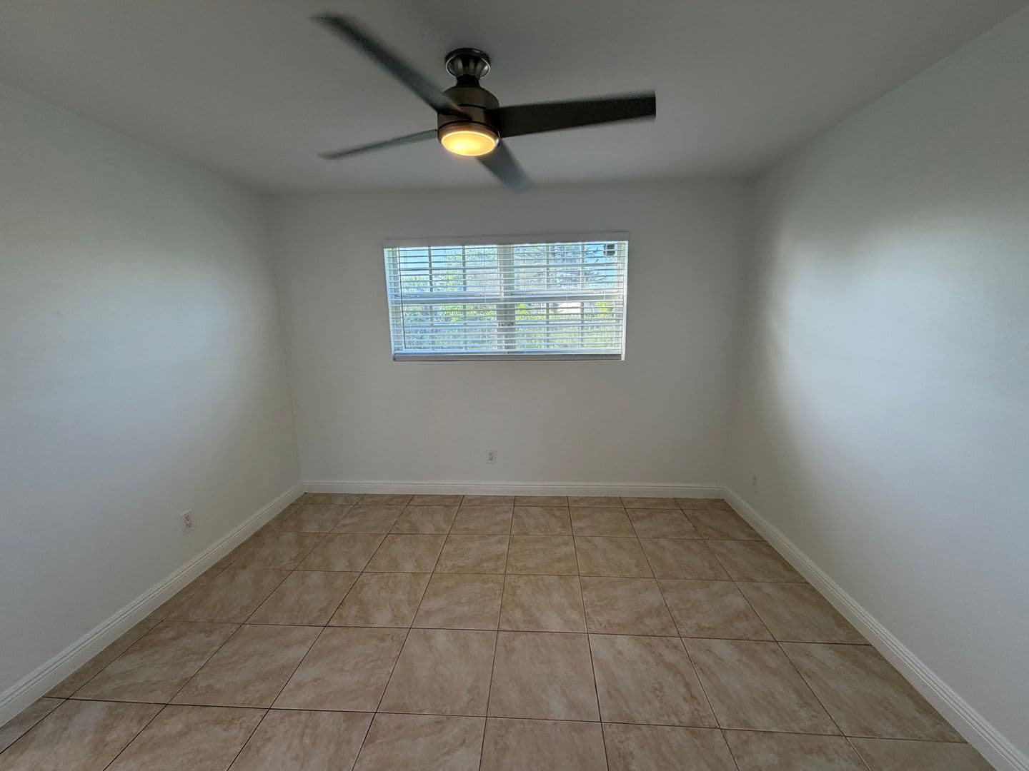 Davie Apartment: 5621, 5661 & 5841 SW 36th Court
