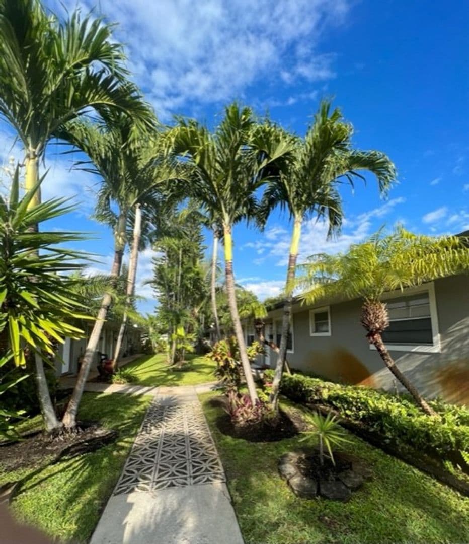 Hallandale Beach Apartment: 102-108 NW 1st Street (108 Premiere) | 112-128 NW 2nd Ave (128 Premiere)