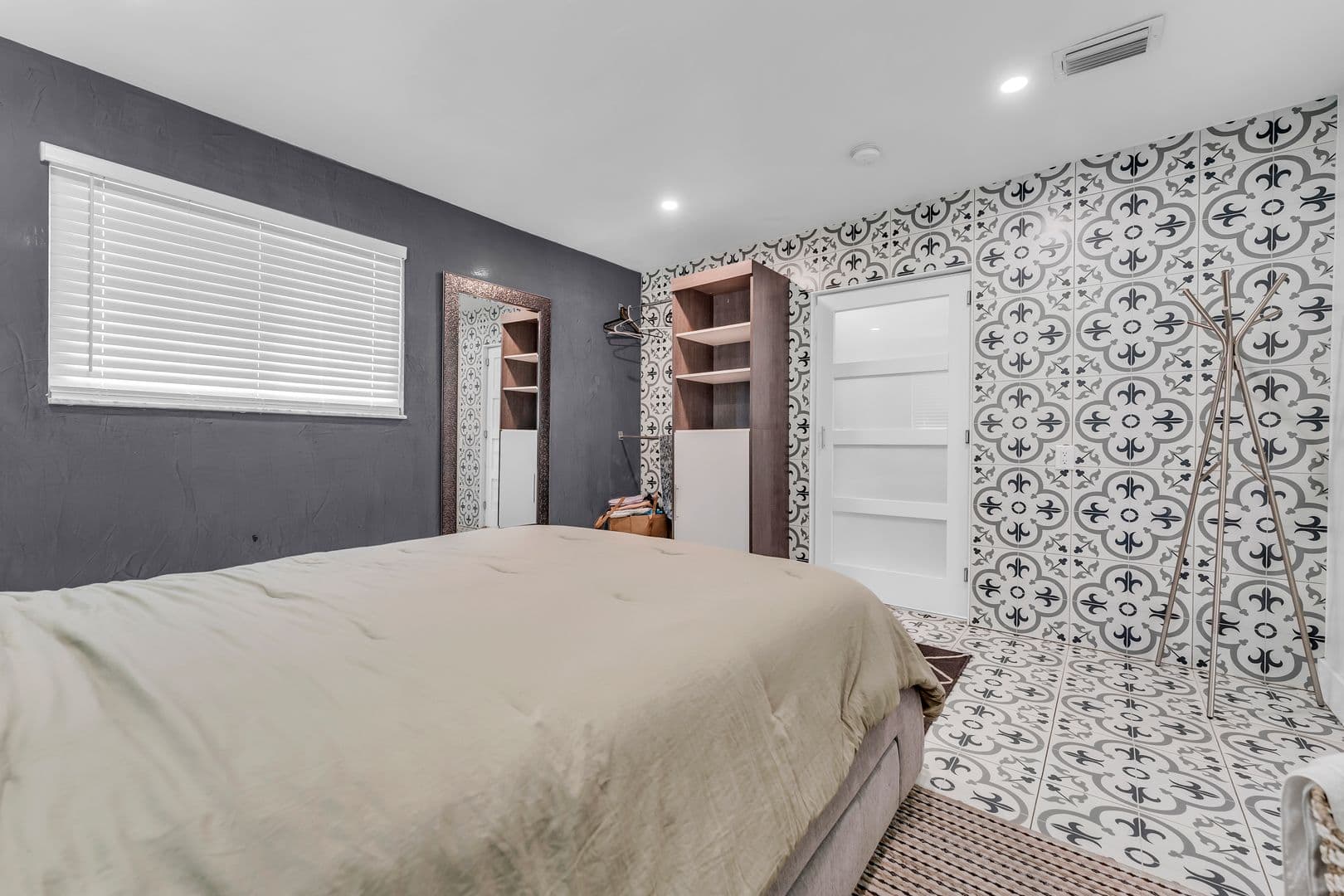 Oakland Park Apartment: 4008-4018 NW 5th Ave