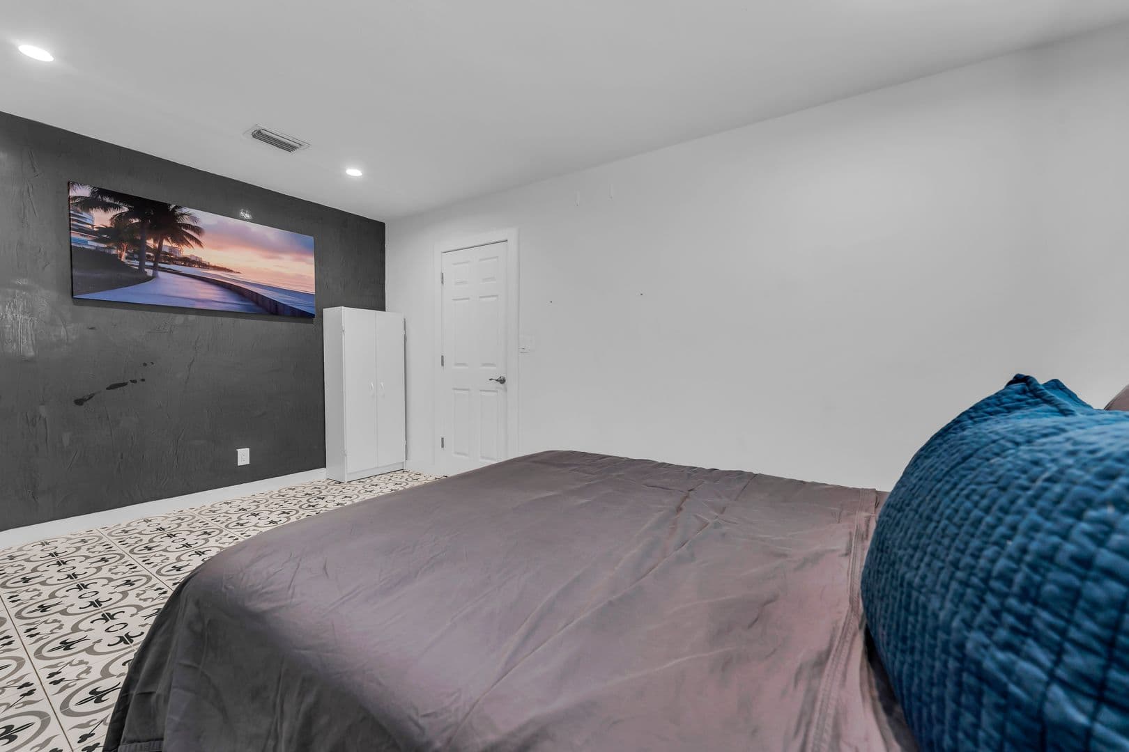 Oakland Park Apartment: 4008-4018 NW 5th Ave