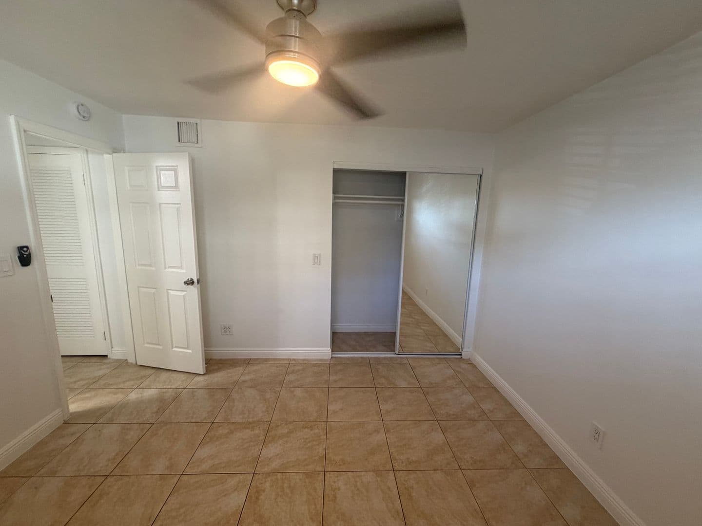 Davie Apartment: 5621, 5661 & 5841 SW 36th Court