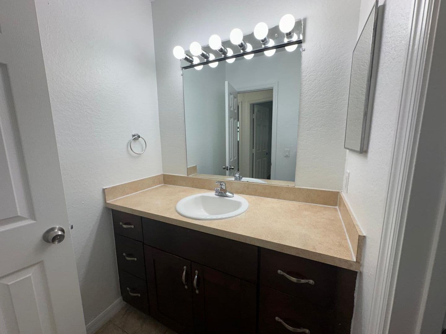 Wilton Manors Apartment: 2640 NE 8th Ave