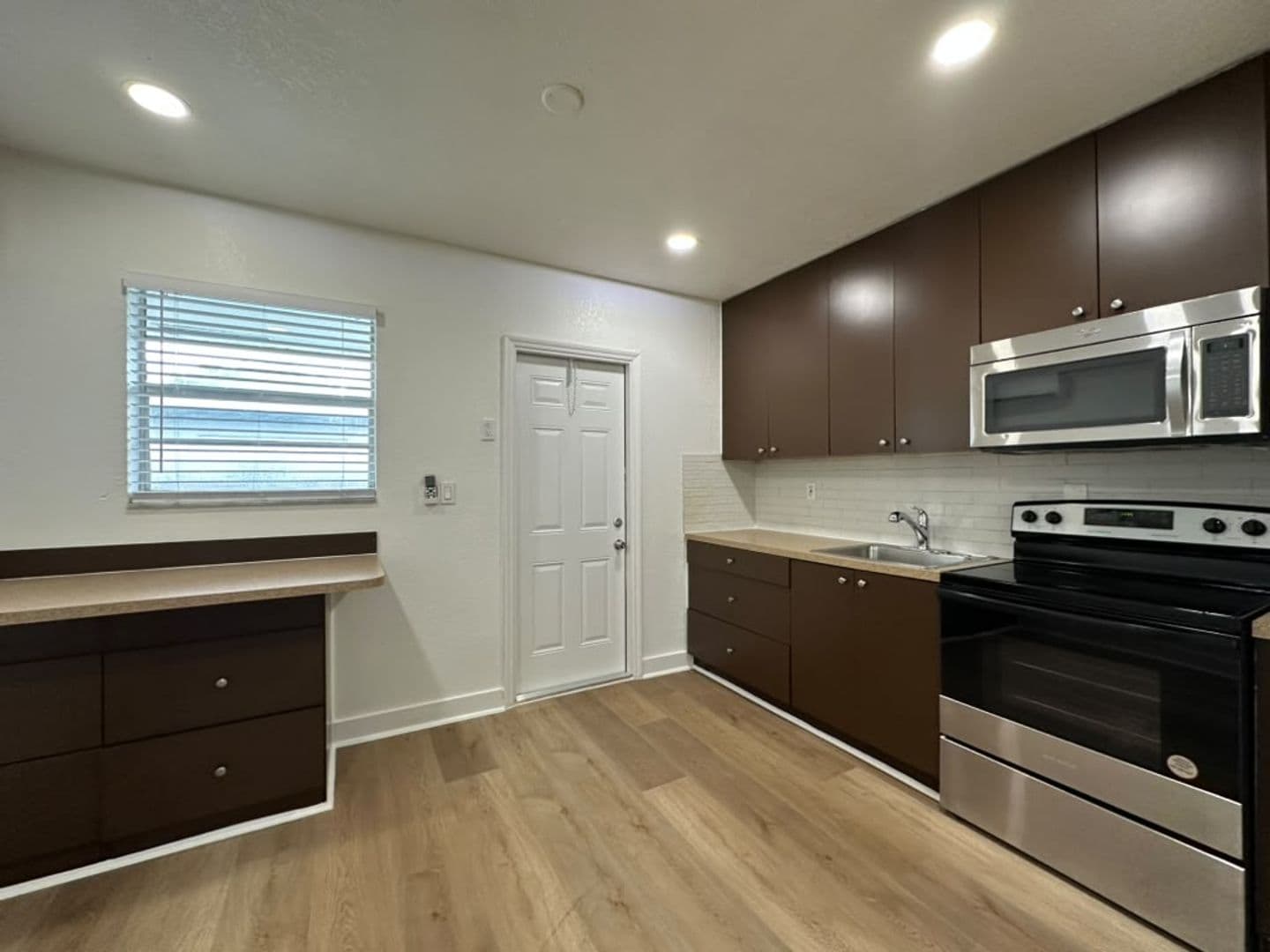 Hallandale Beach Apartment: 102-108 NW 1st Street (108 Premiere) | 112-128 NW 2nd Ave (128 Premiere)
