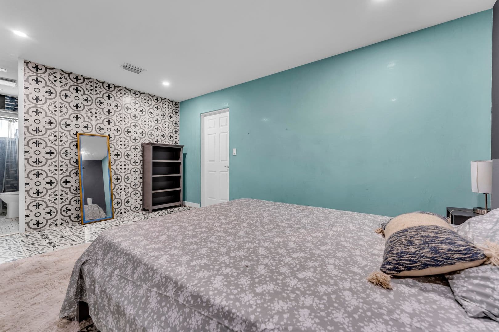 Oakland Park Apartment: 4008-4018 NW 5th Ave