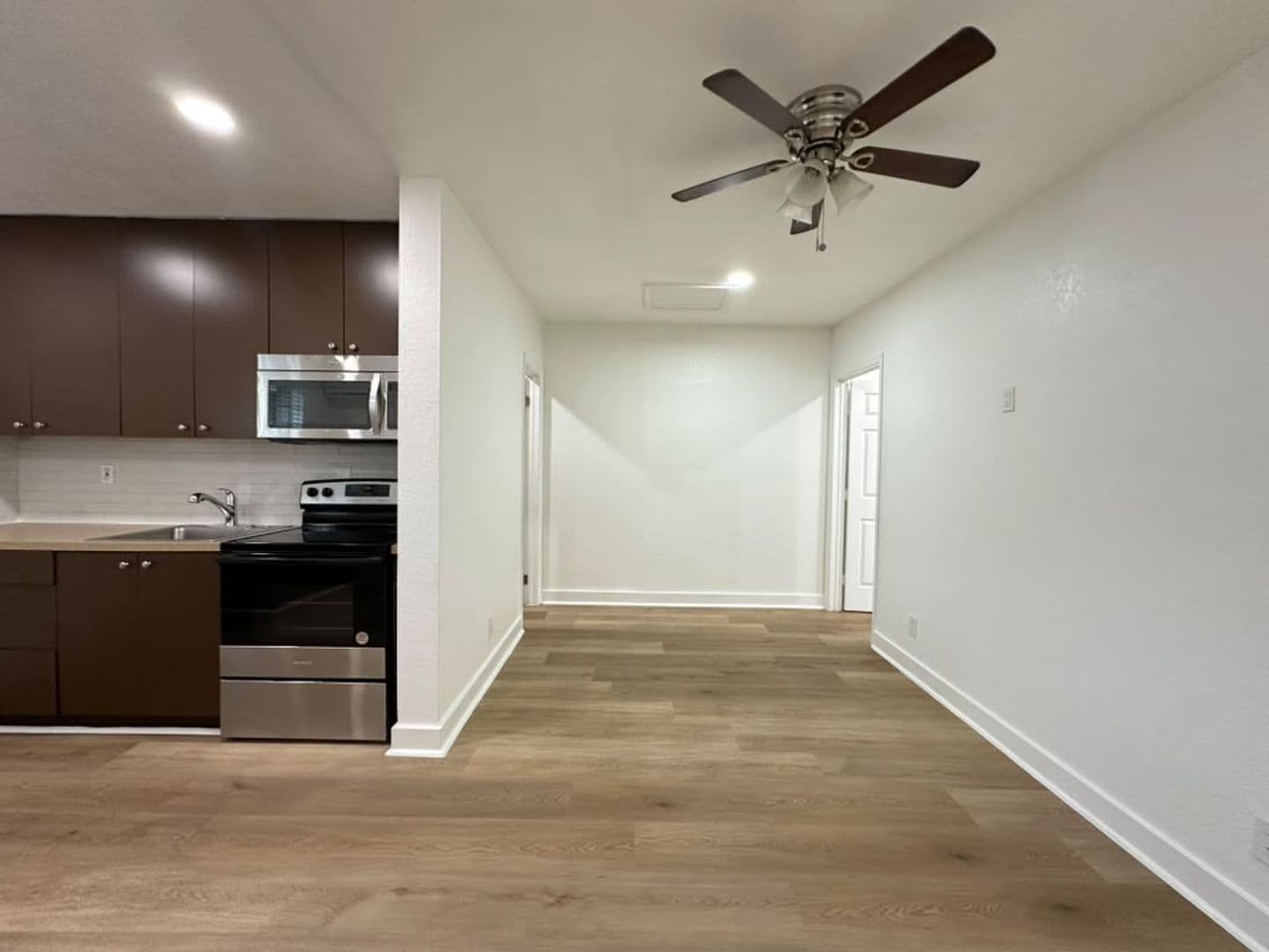 Hallandale Beach Apartment: 102-108 NW 1st Street (108 Premiere) | 112-128 NW 2nd Ave (128 Premiere)