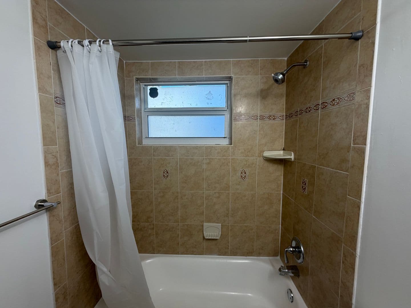 Davie Apartment: 5621, 5661 & 5841 SW 36th Court