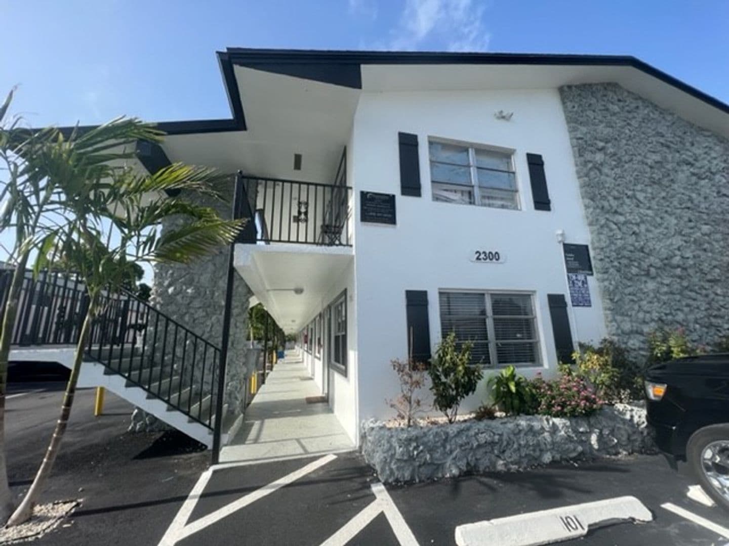 Hollywood Apartment: 2300, 2309 & 2319 Madison Street