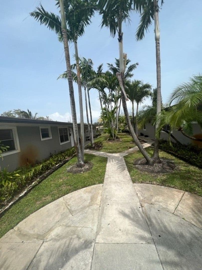 Hallandale Beach Apartment: 102-108 NW 1st Street (108 Premiere) | 112-128 NW 2nd Ave (128 Premiere)