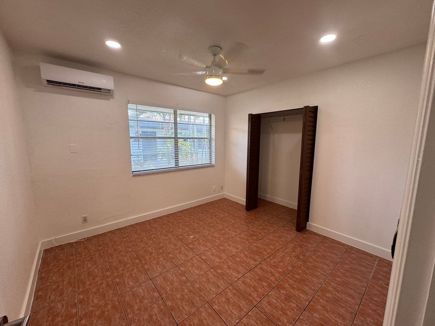 Hallandale Beach Apartment: 102-108 NW 1st Street (108 Premiere) | 112-128 NW 2nd Ave (128 Premiere)