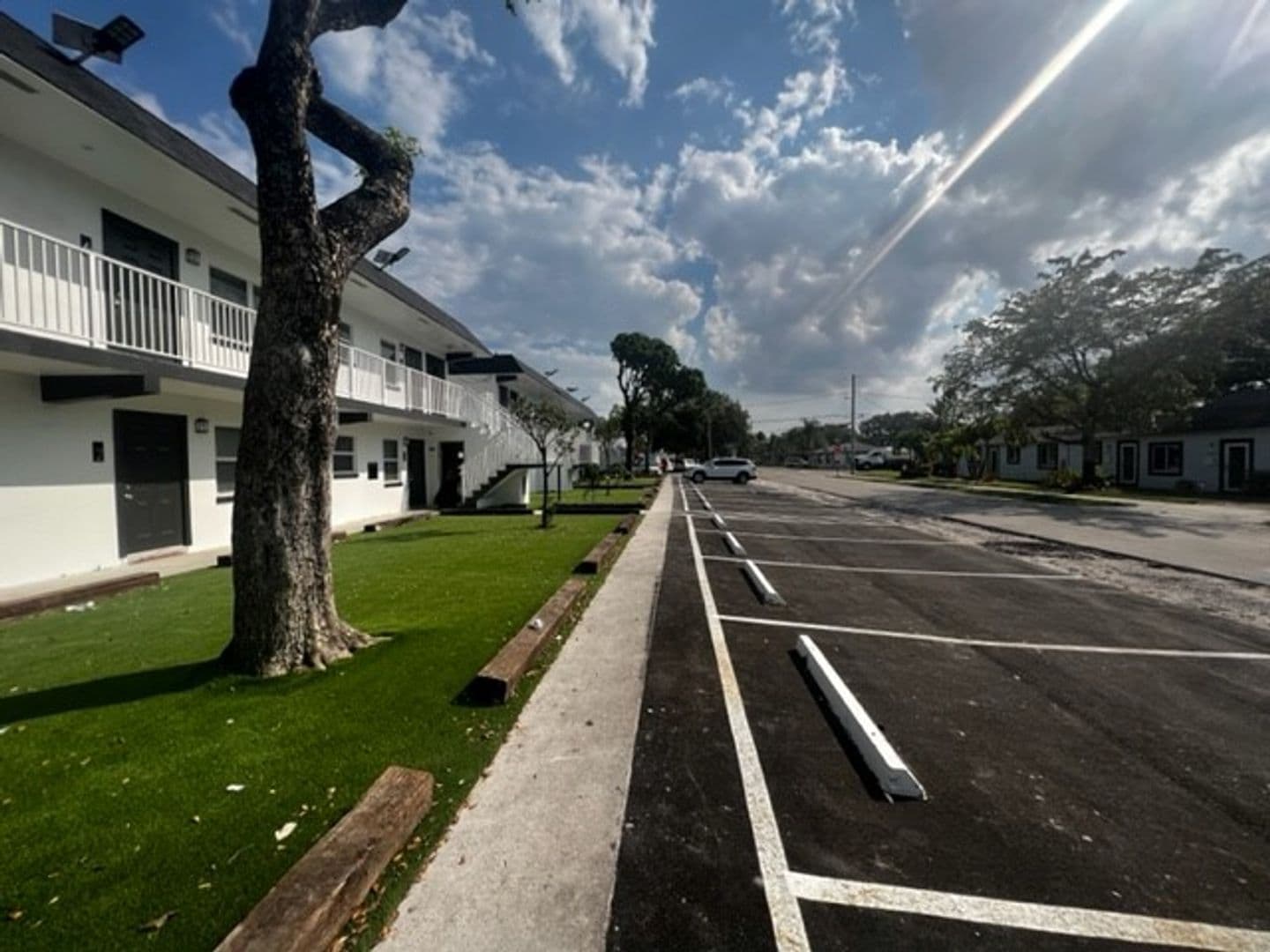 Oakland Park Apartment: 3616-3660 NE 11th Ave