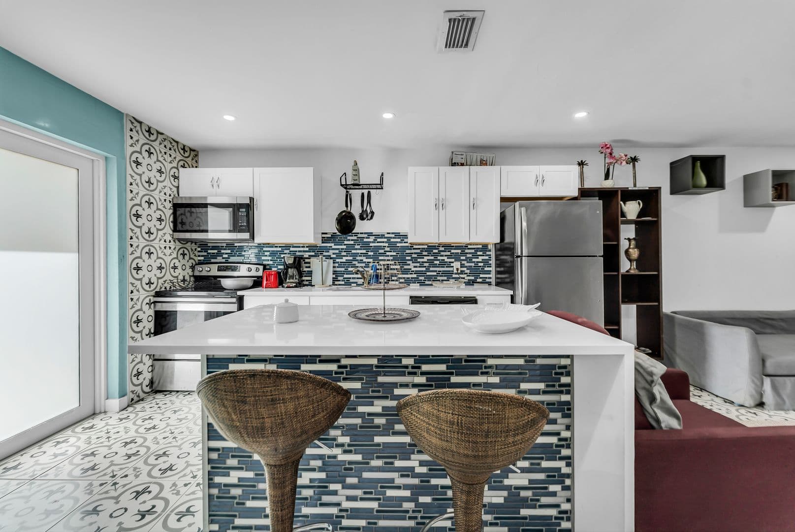 Oakland Park Apartment: 4008-4018 NW 5th Ave