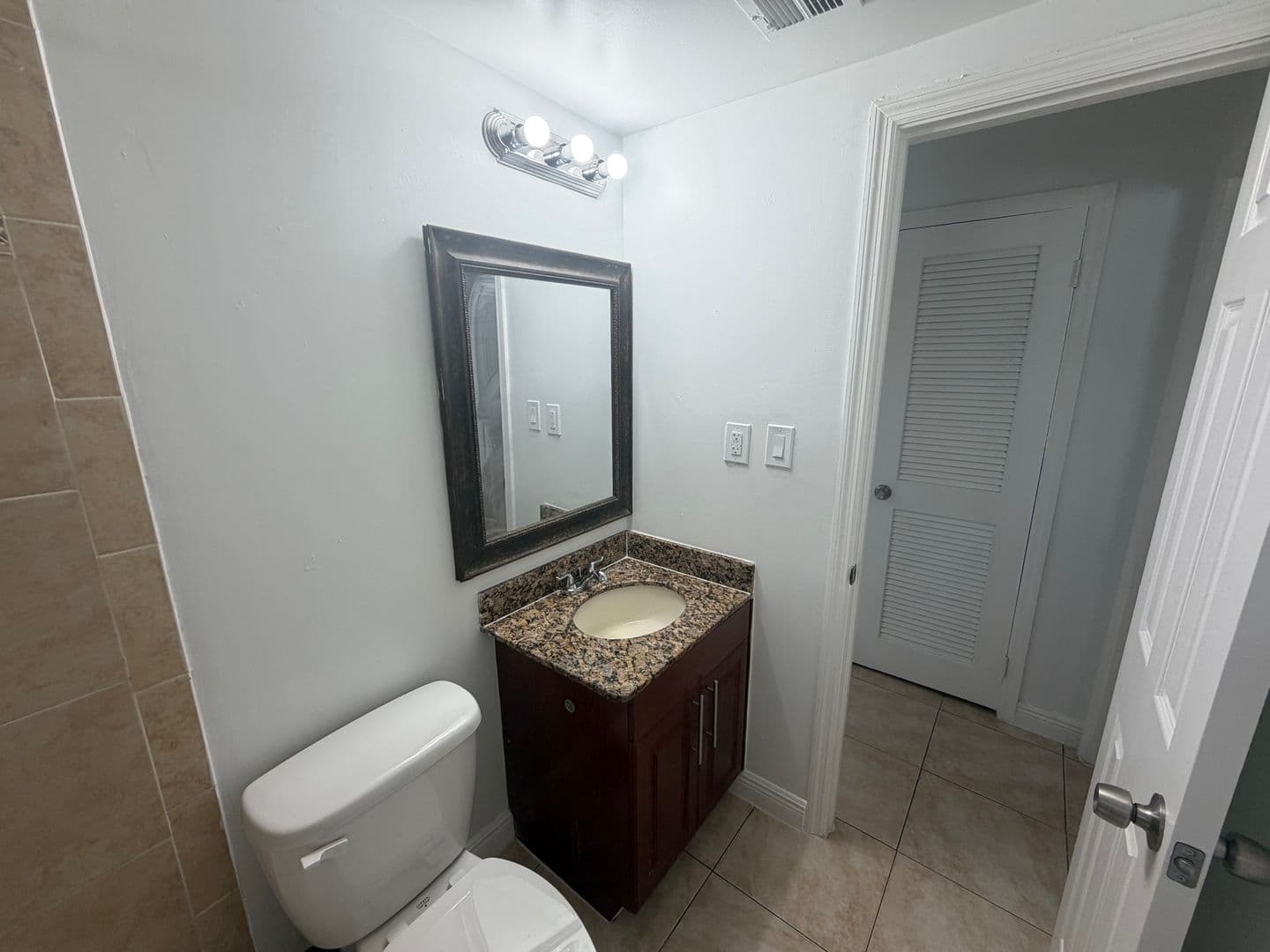 Davie Apartment: 5621, 5661 & 5841 SW 36th Court