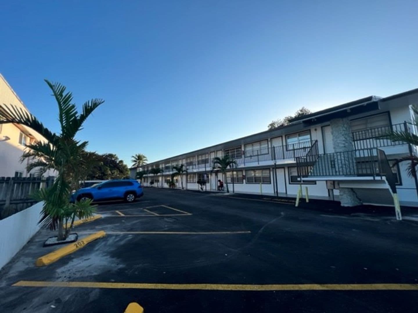 Hollywood Apartment: 2300, 2309 & 2319 Madison Street