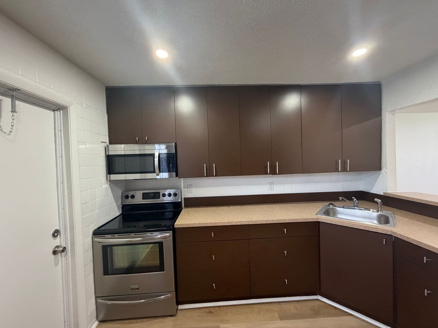 Hallandale Beach Apartment: 102-108 NW 1st Street (108 Premiere) | 112-128 NW 2nd Ave (128 Premiere)