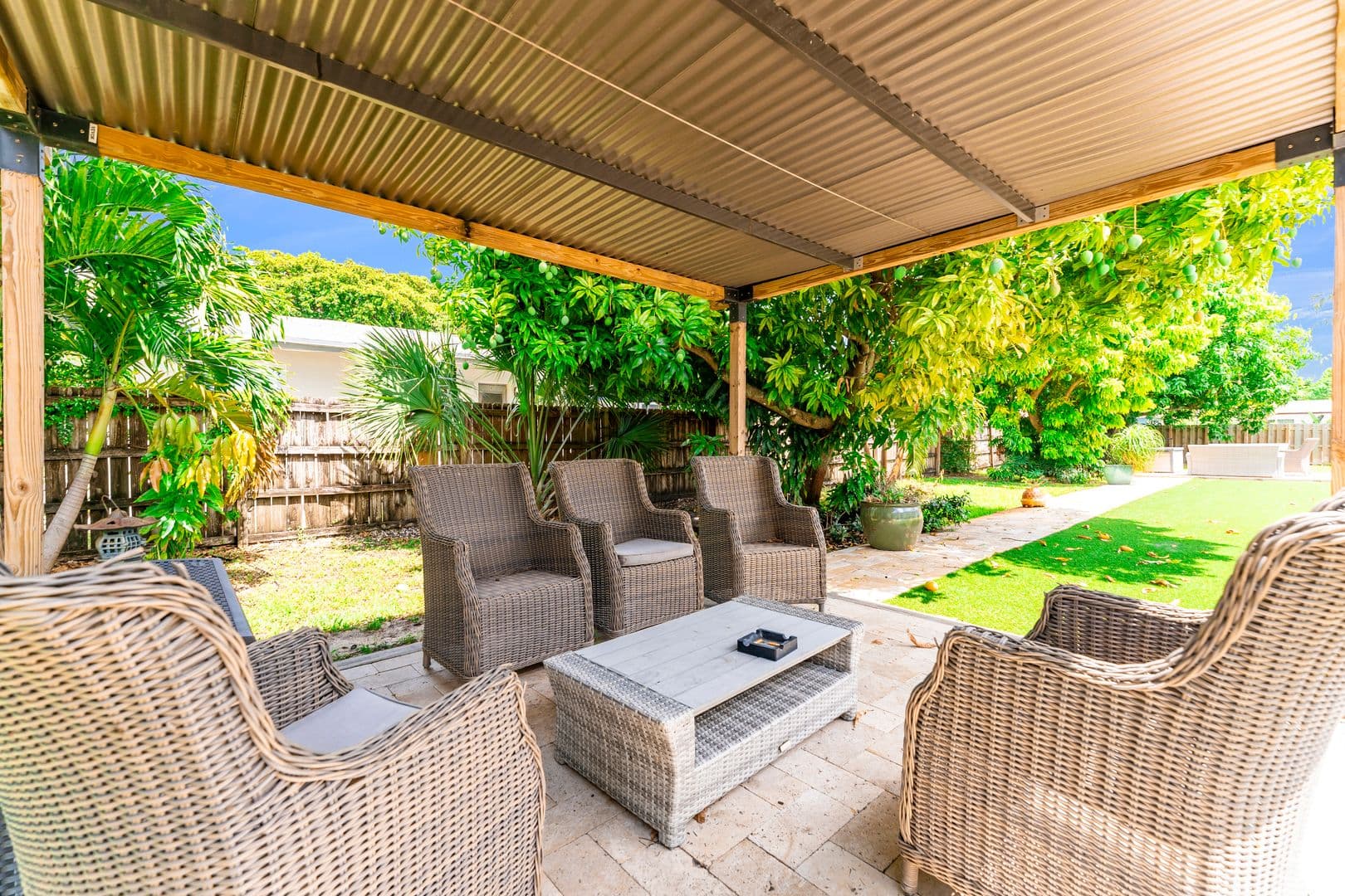Oakland Park Apartment: 4008-4018 NW 5th Ave