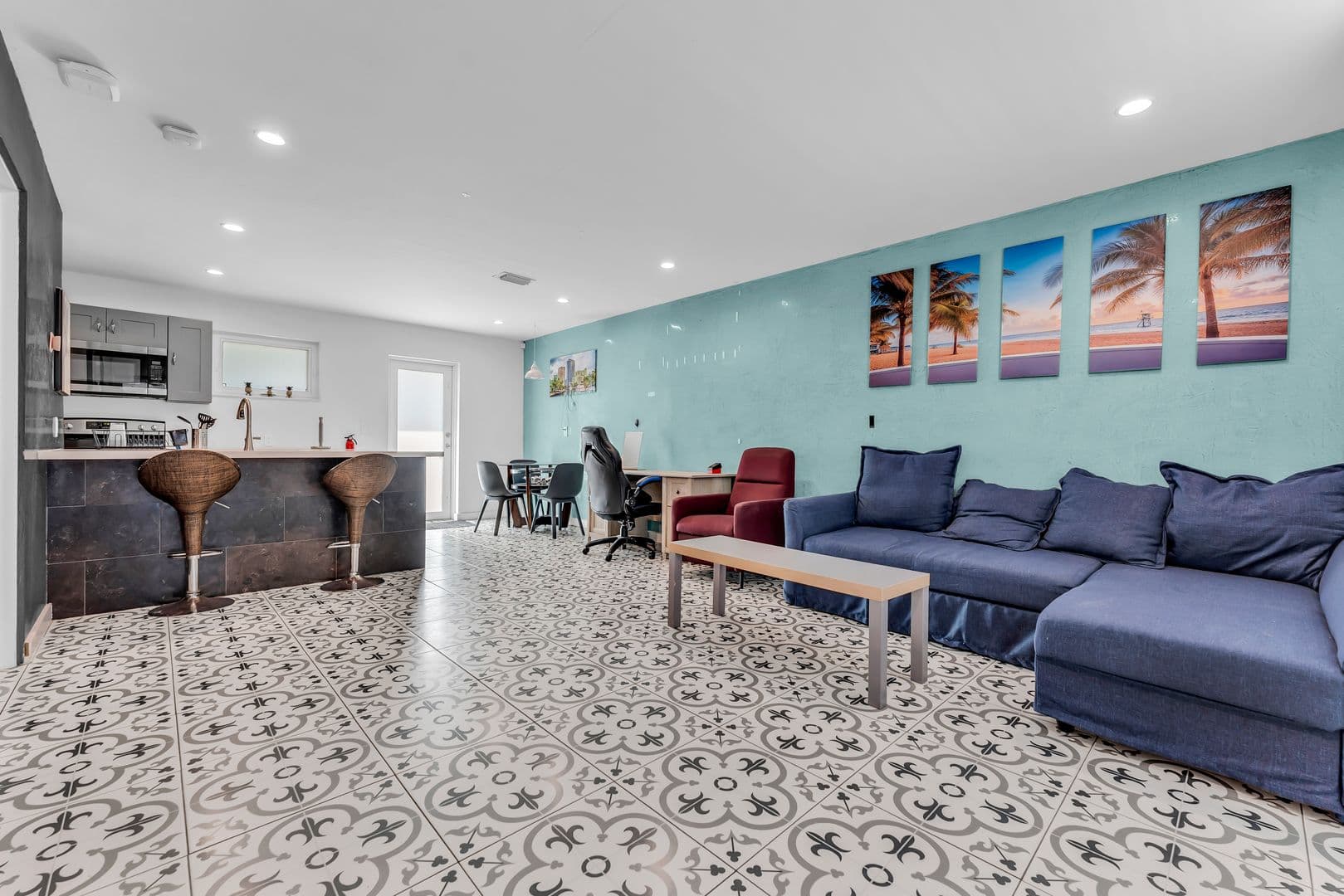 Oakland Park Apartment: 4008-4018 NW 5th Ave
