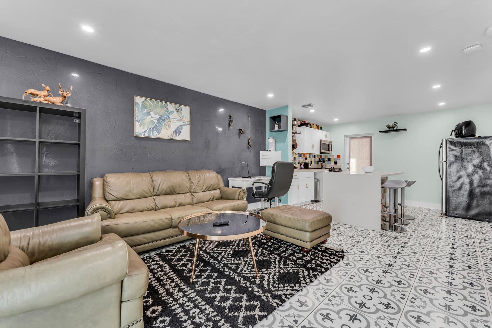 Oakland Park Apartment: 4008-4018 NW 5th Ave