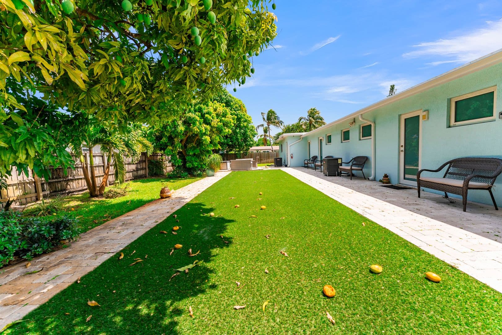 Oakland Park Apartment: 4008-4018 NW 5th Ave