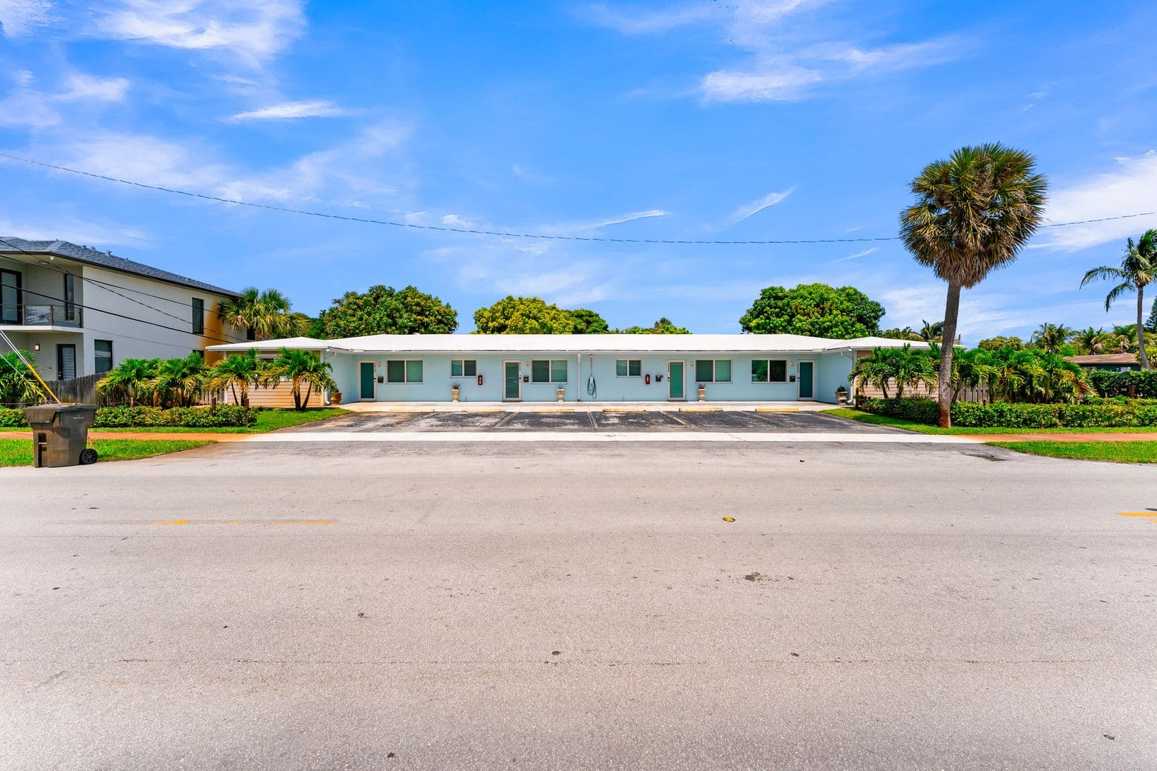 Oakland Park Apartment: 4008-4018 NW 5th Ave