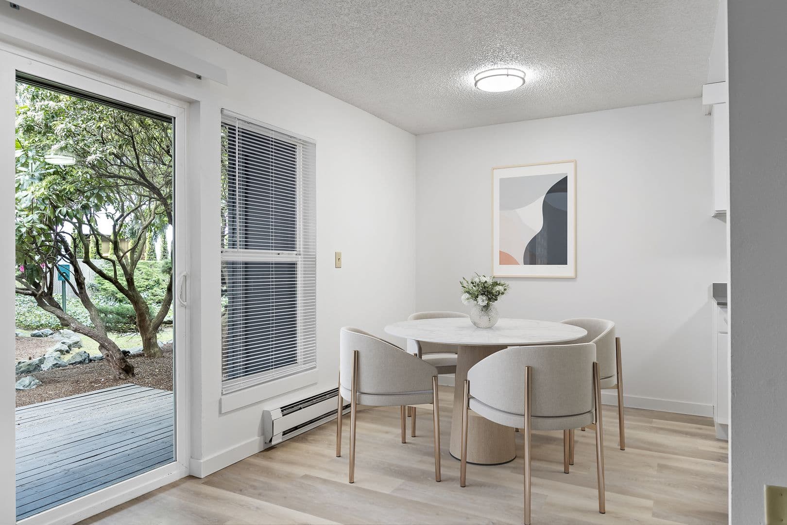 Everett Apartment: 1031 75th St SE