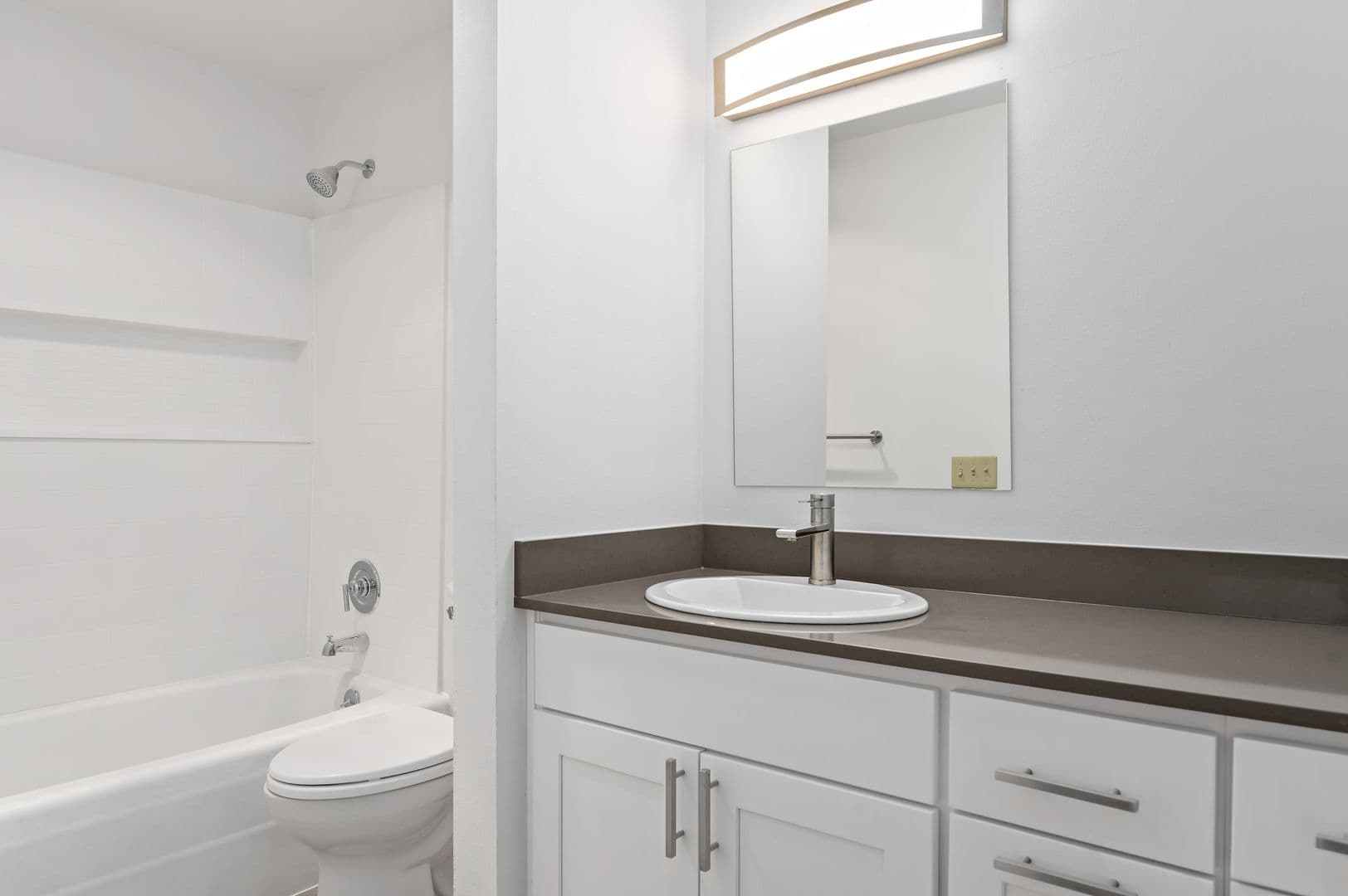 Everett Apartment: 1031 75th St SE