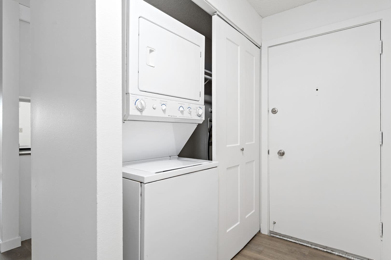 Everett Apartment: 1031 75th St SE