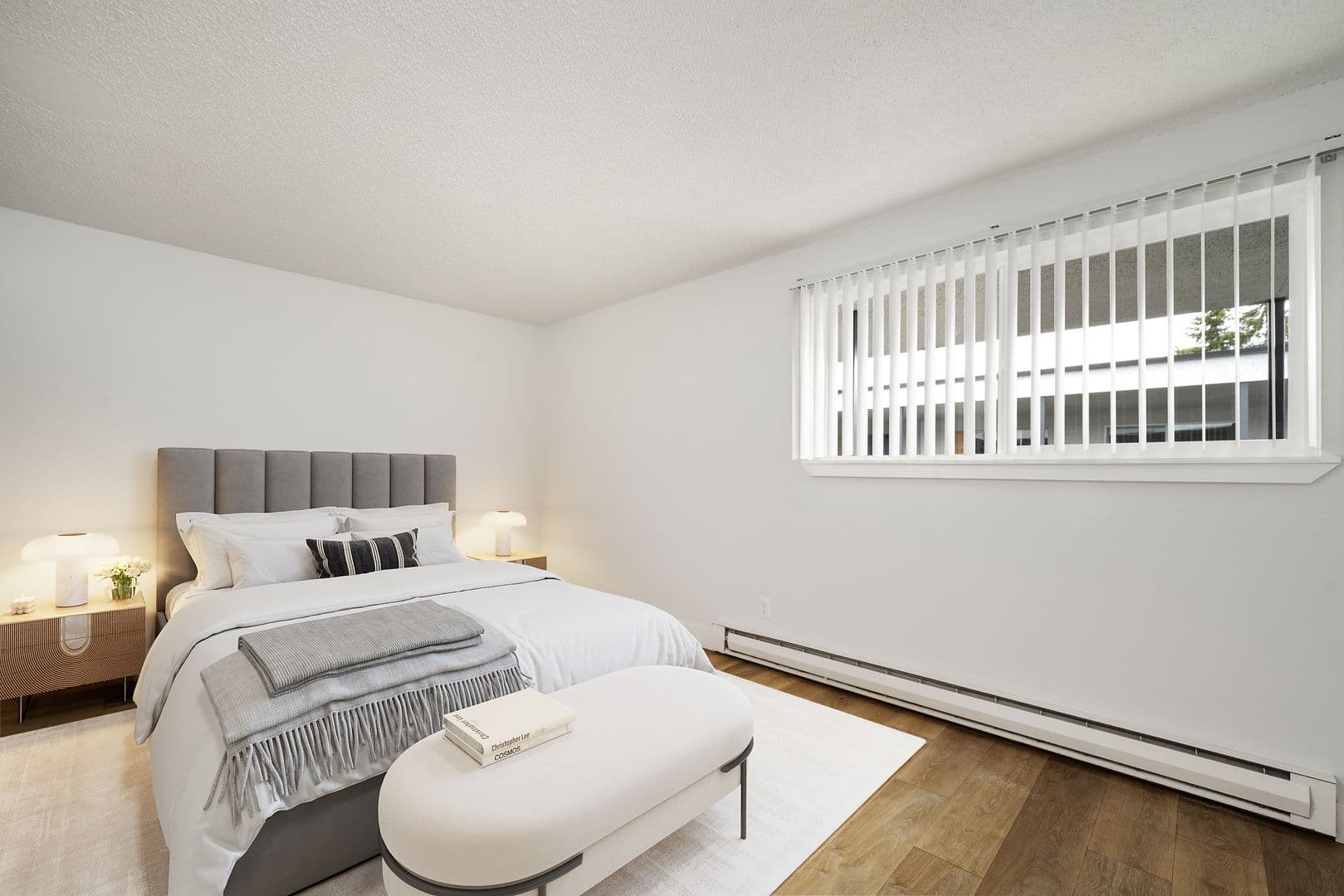 Seattle Apartment: 10746 16th Ave SW