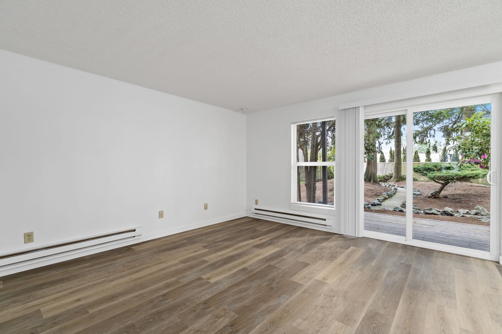 Everett Apartment: 1031 75th St SE