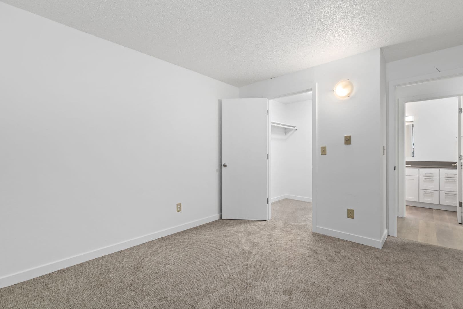 Everett Apartment: 1031 75th St SE
