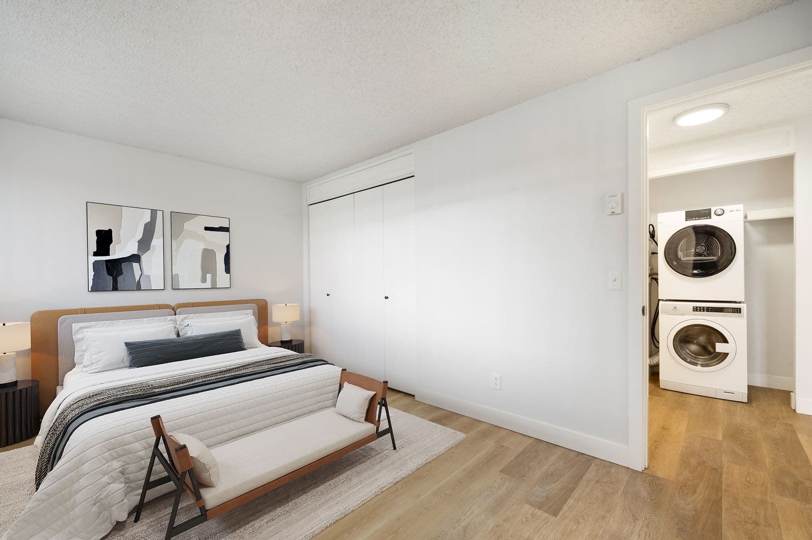 Seattle Apartment: 10746 16th Ave SW
