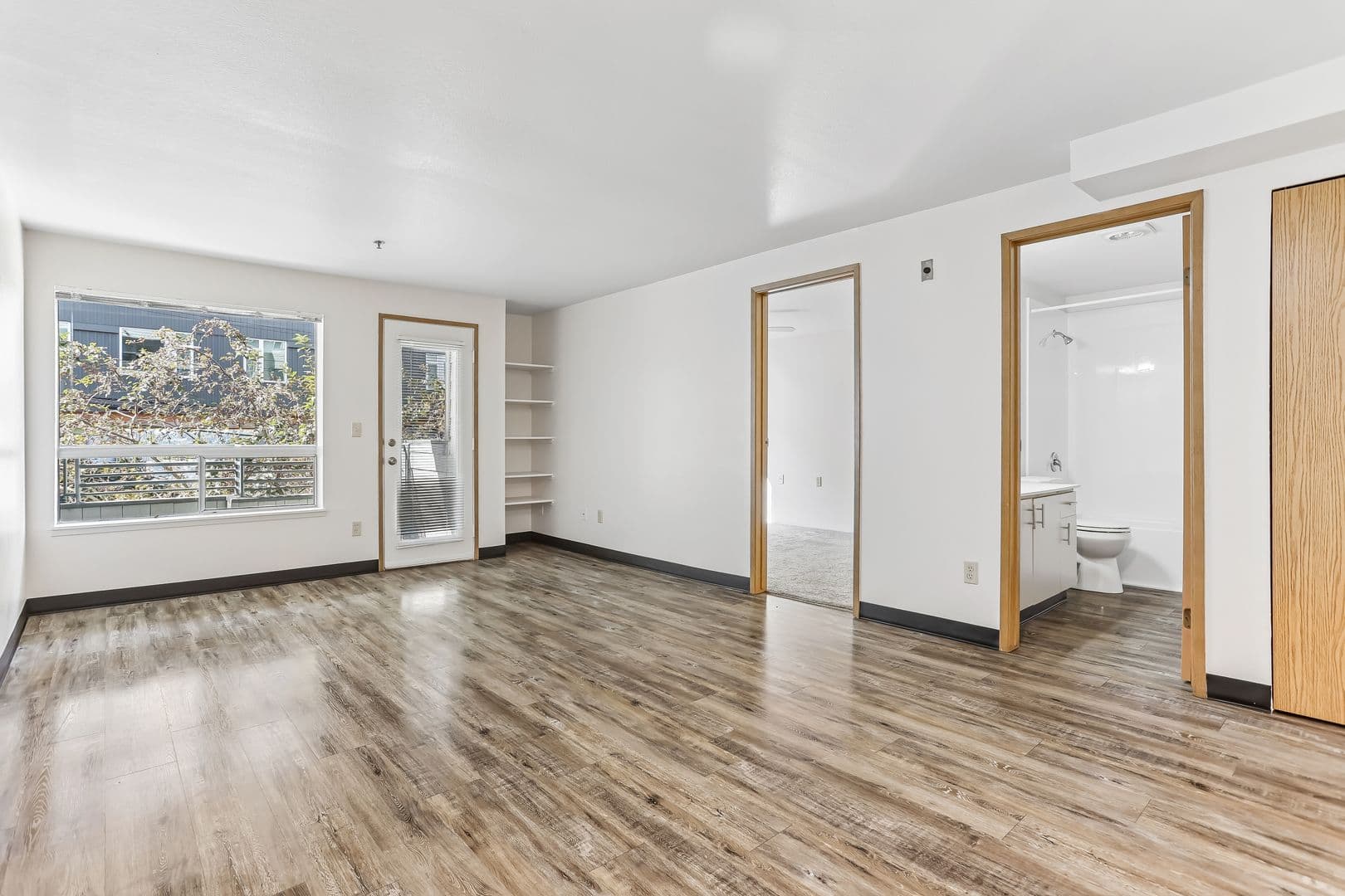Seattle Apartment: 6700 Roosevelt Way NE