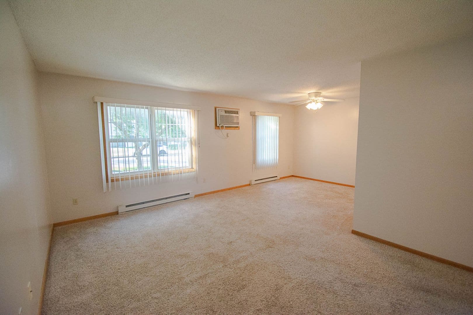 Rochester Apartment: 2315 30th Ave NW - Hamilton