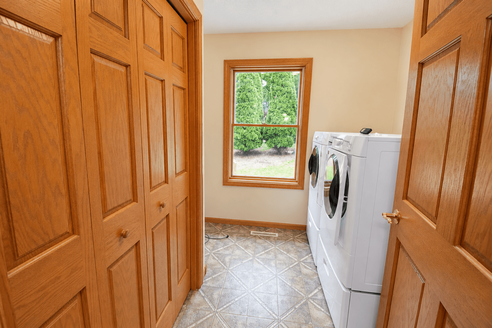 Rochester House: 919 Baird Ln NE