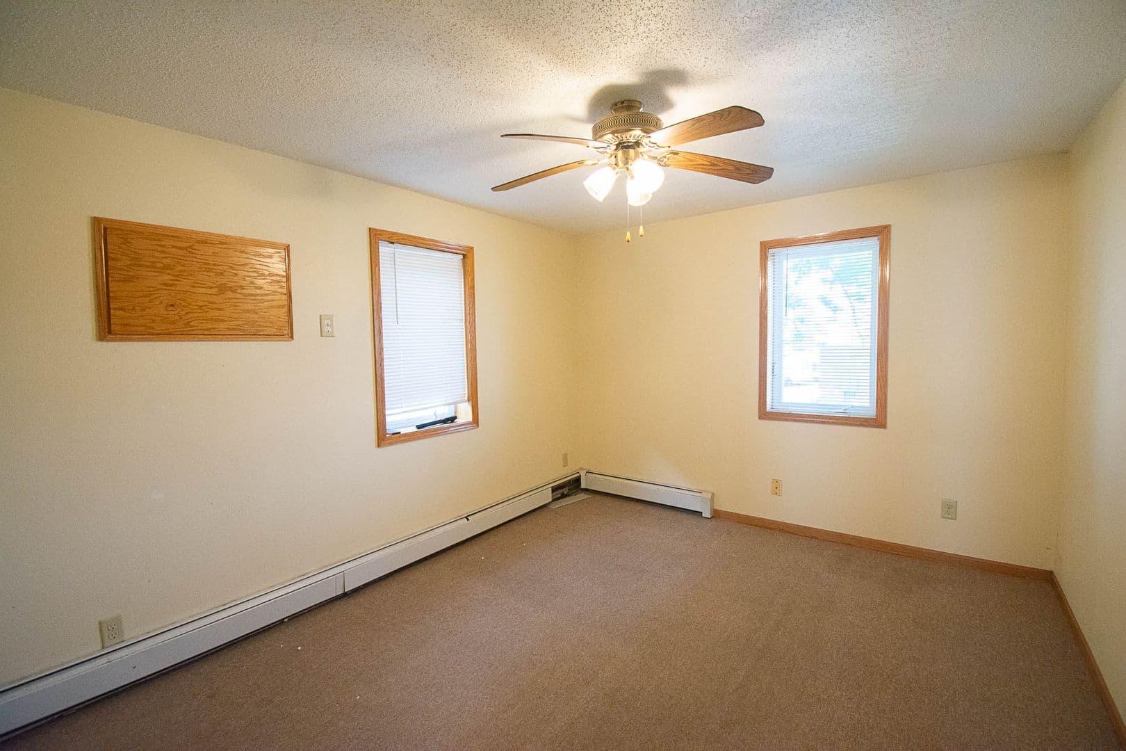 Albert Lea Apartment: 127 Elizabeth Ave