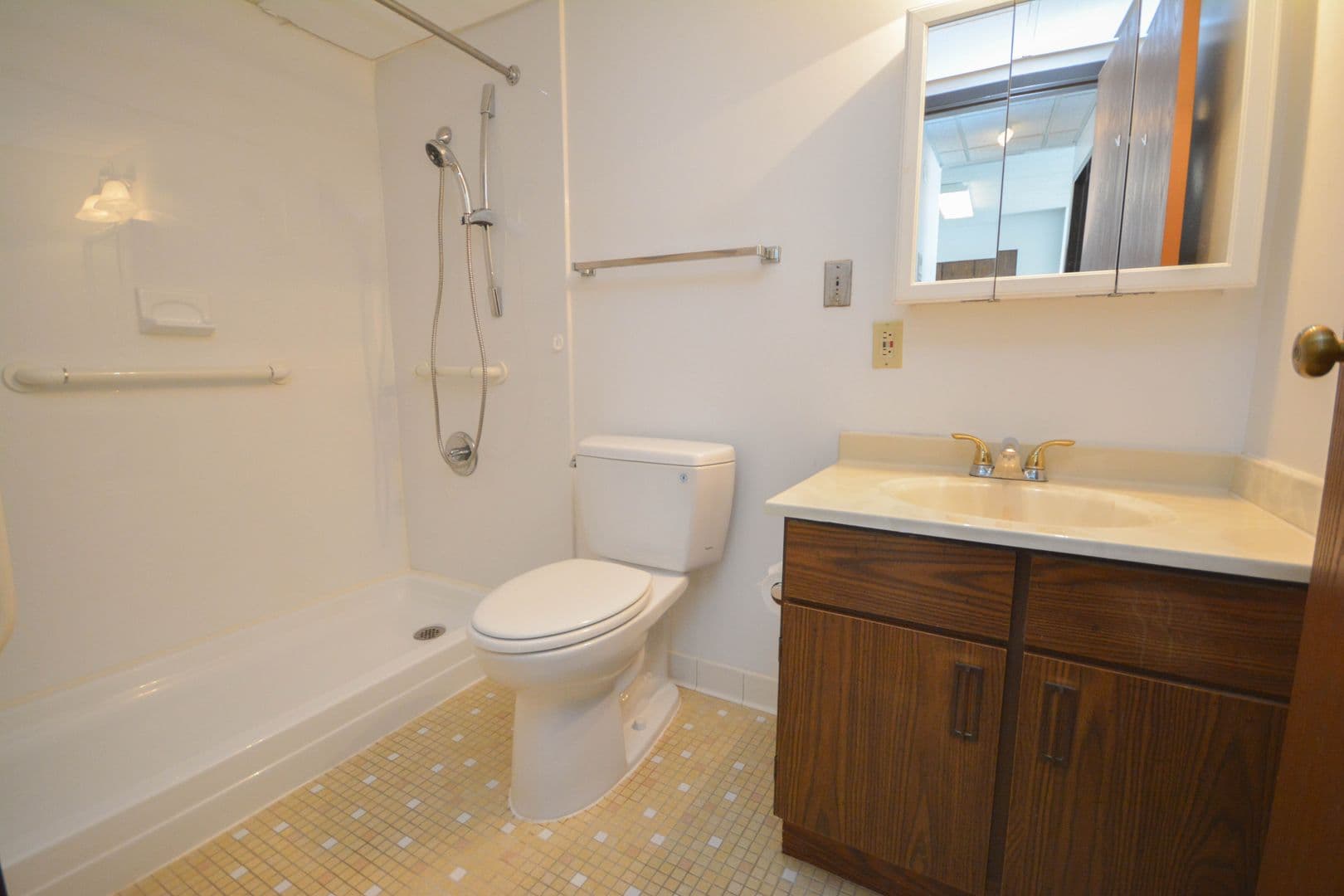 Stewartville Apartment: 125 2nd Ave NE