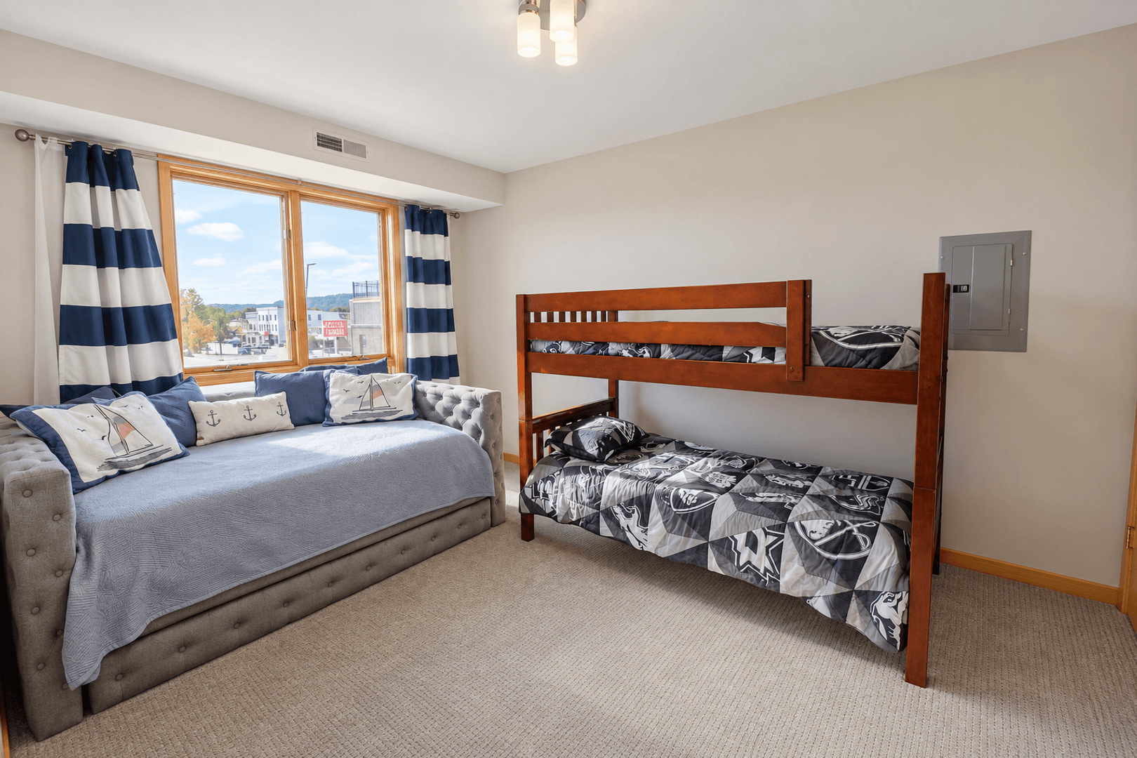 Lake City Condo: 101 S Washington St # 308