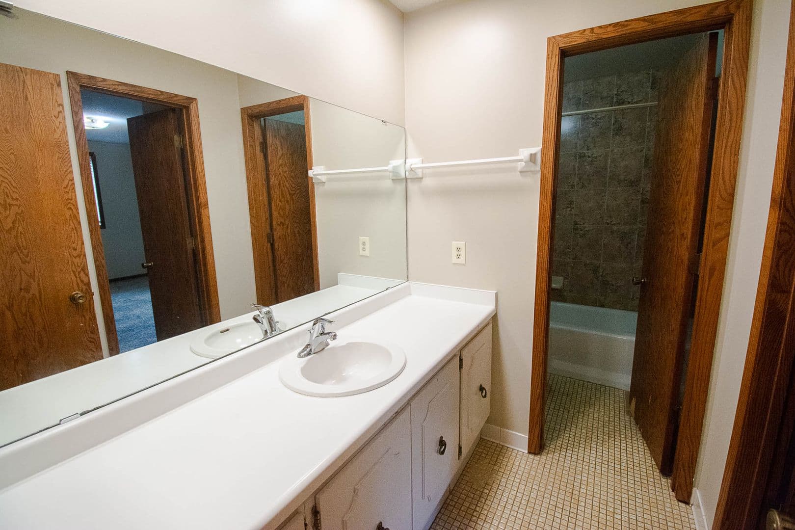 Rochester Apartment: 1720-1722 41st St NW