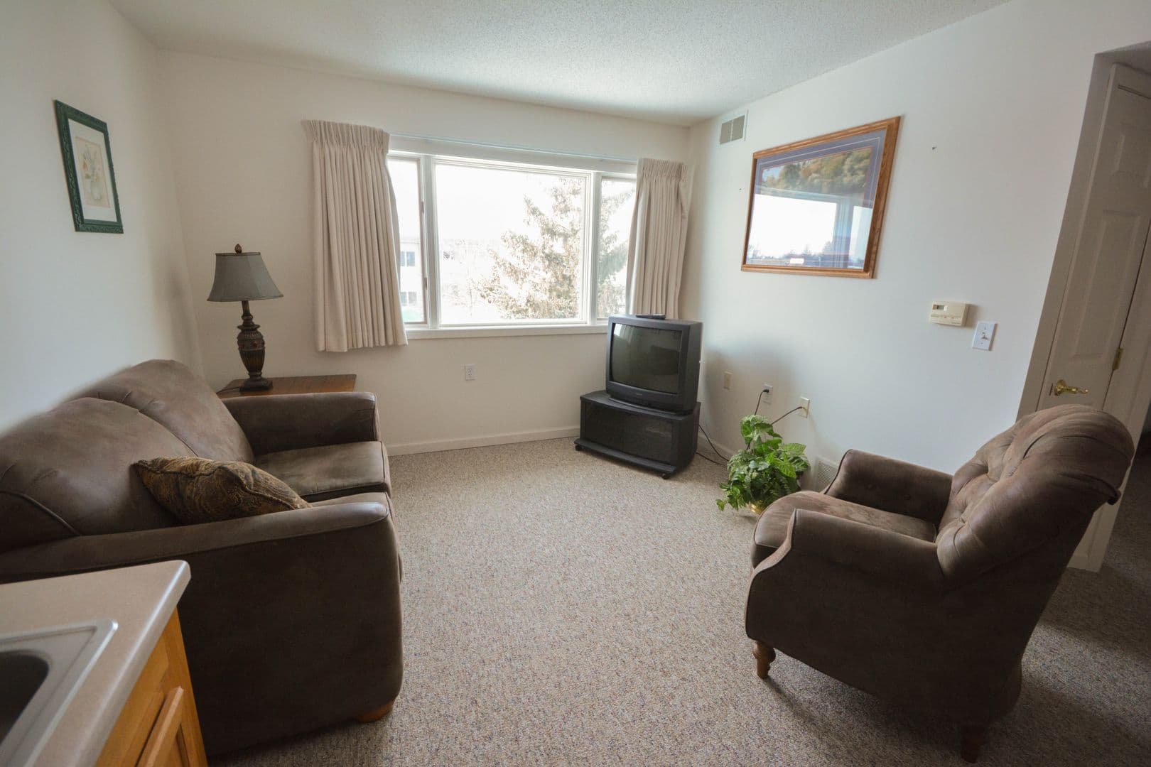 Stewartville Apartment: 110 4th St NE