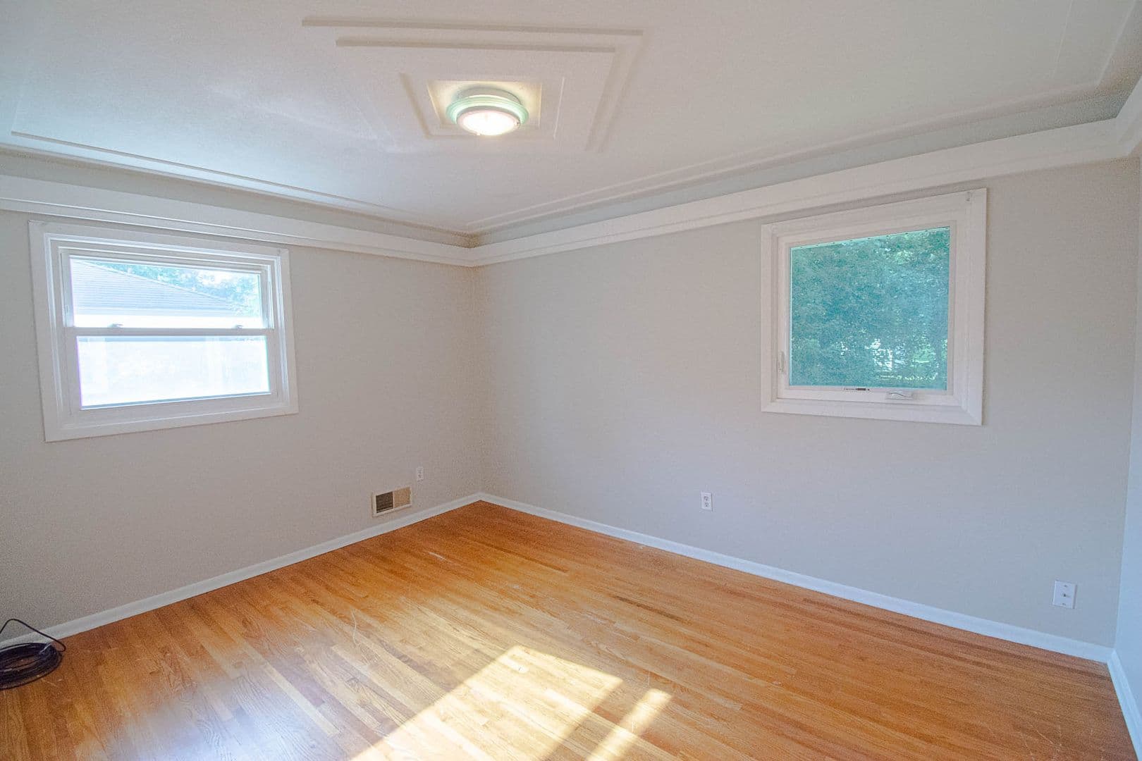 Rochester House: 2114 24th St NW