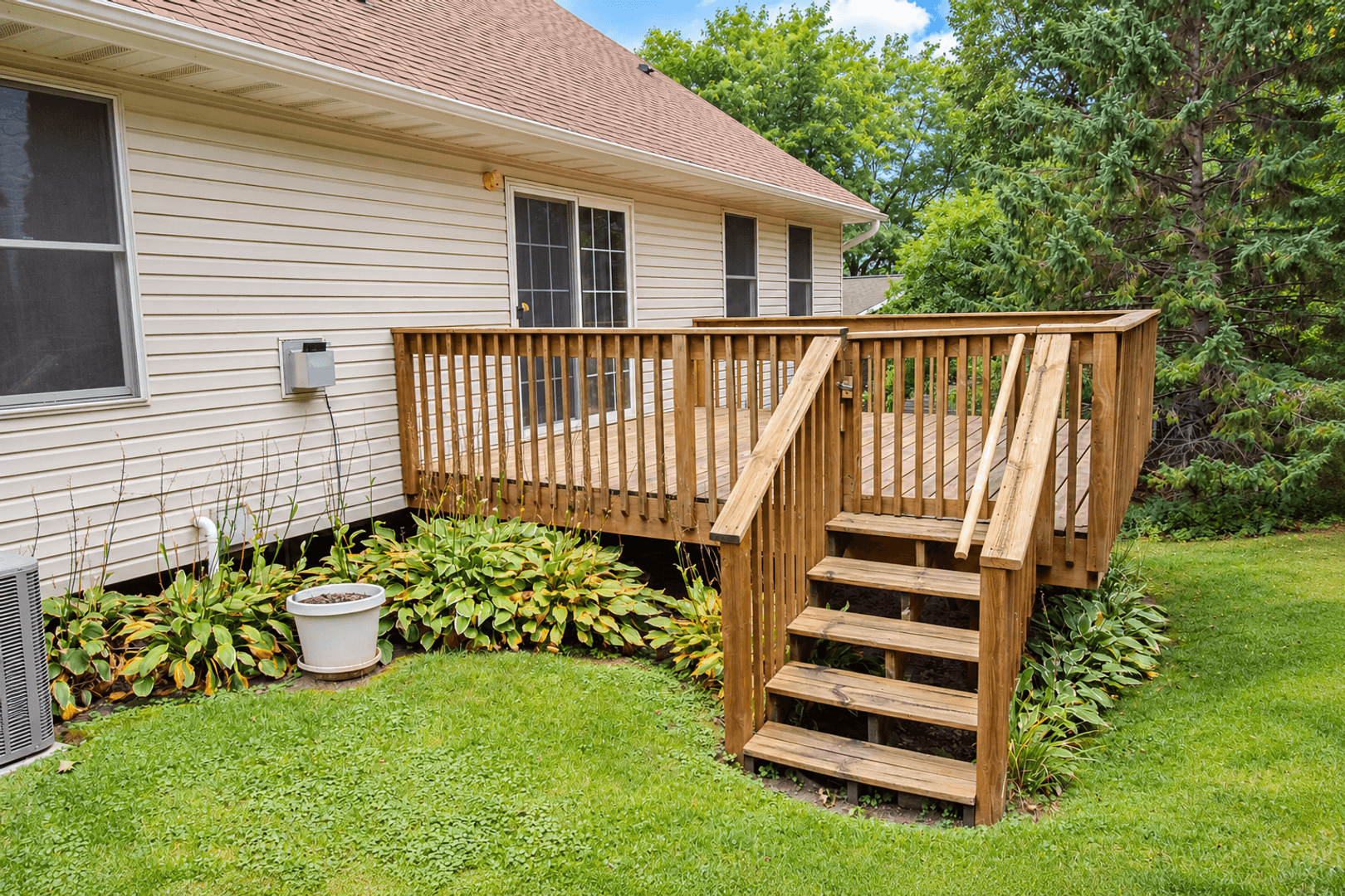 Rochester House: 919 Baird Ln NE