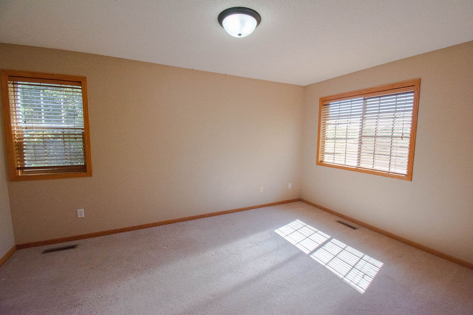 Rochester House: 1354 Arthur Ln NW