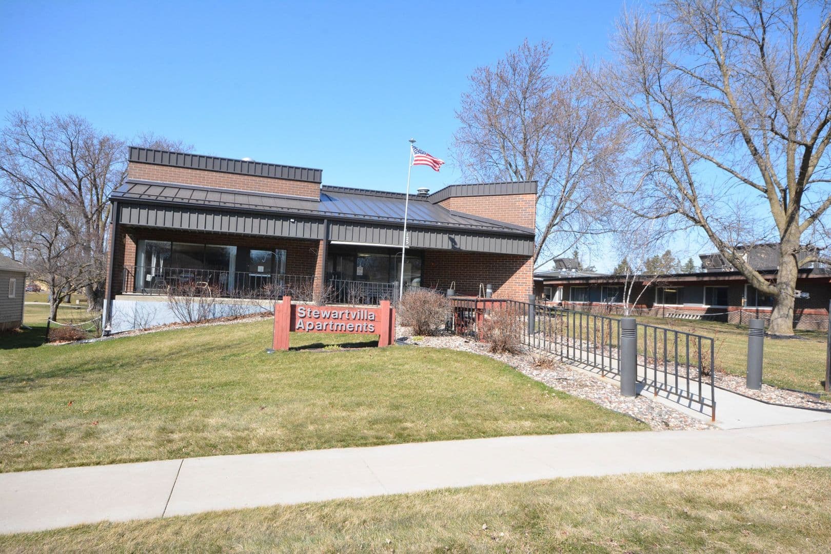 Stewartville Apartment: 125 2nd Ave NE