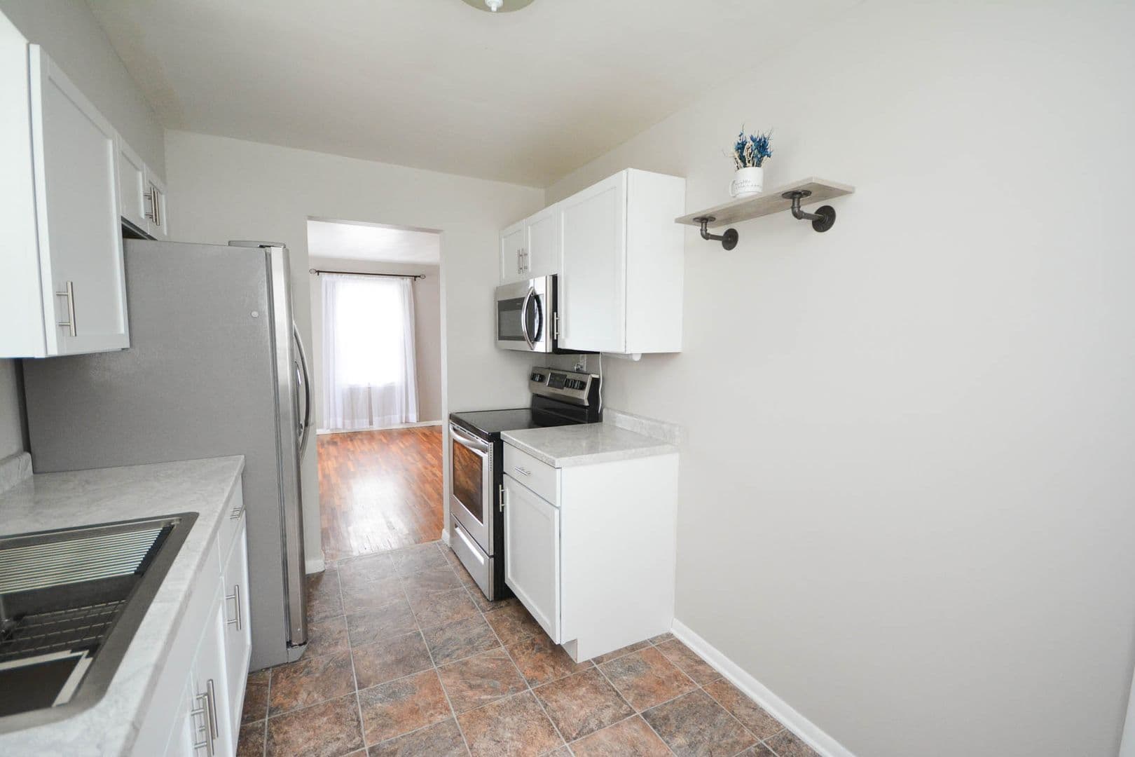 Rochester House: 316 18-1/2 Ave SW