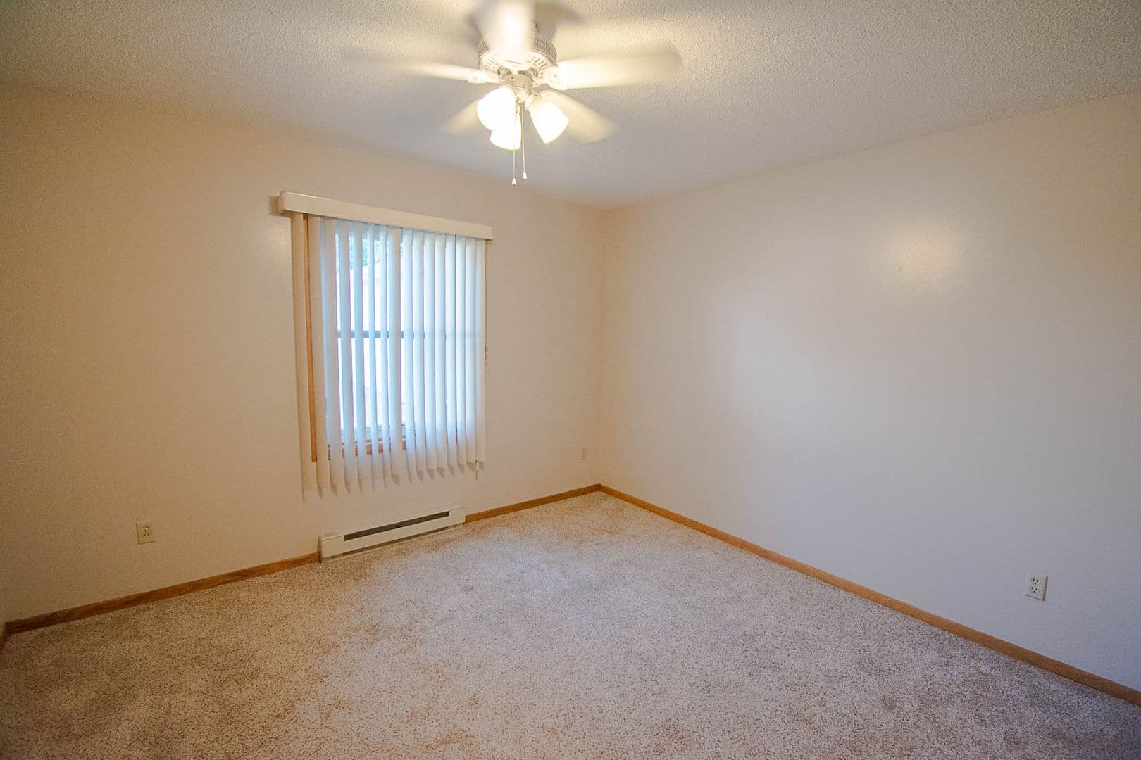 Rochester Apartment: 2315 30th Ave NW - Hamilton