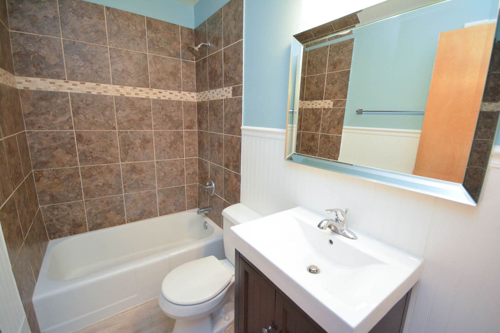 Rochester House: 316 18-1/2 Ave SW
