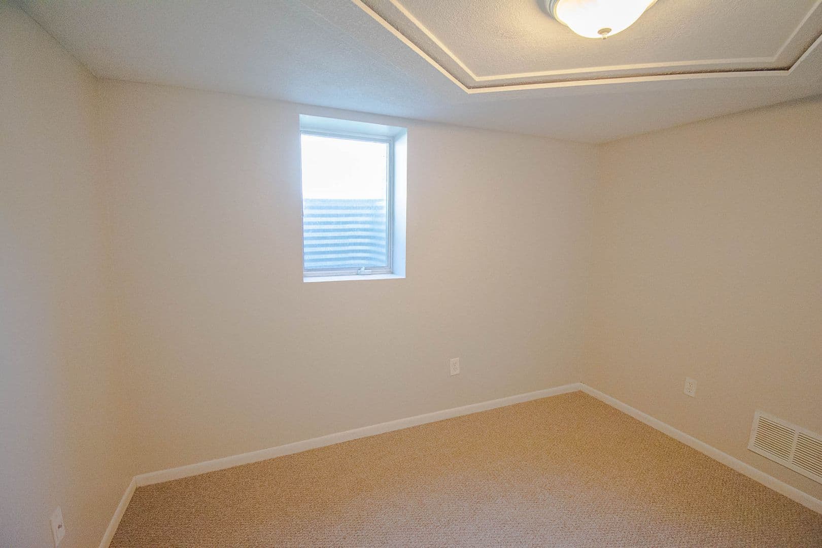 Rochester House: 2114 24th St NW