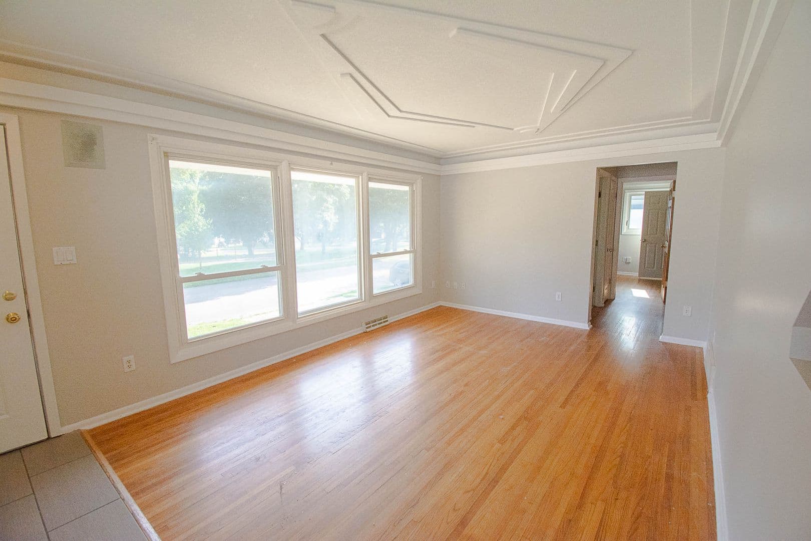 Rochester House: 2114 24th St NW