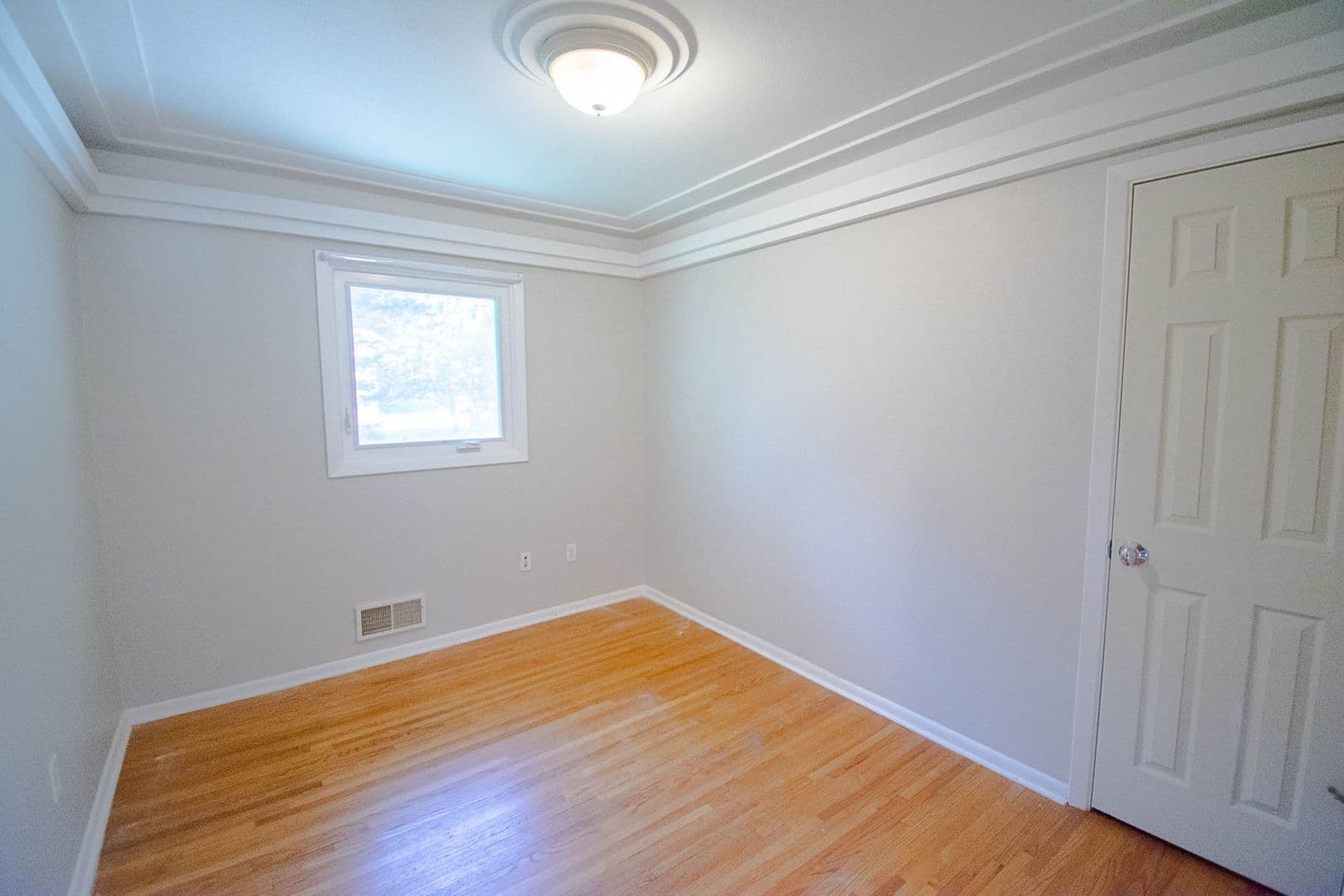 Rochester House: 2114 24th St NW