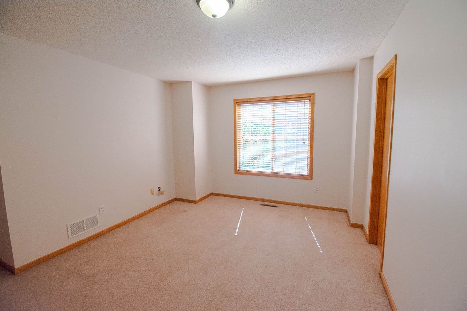 Rochester House: 1354 Arthur Ln NW